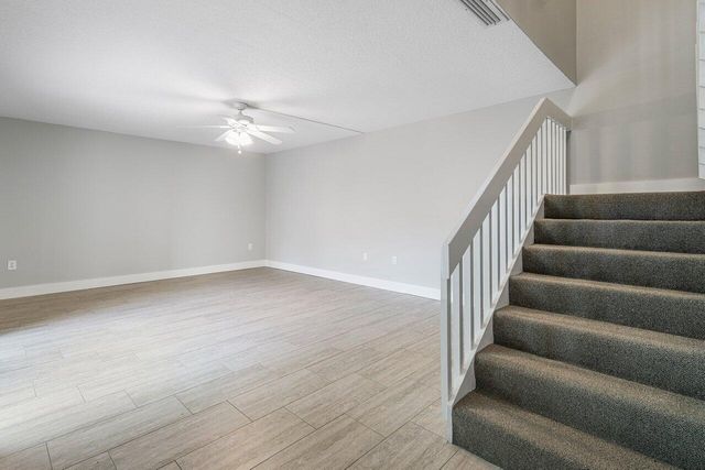 825 Center Street 3d, Jupiter, FL 33458