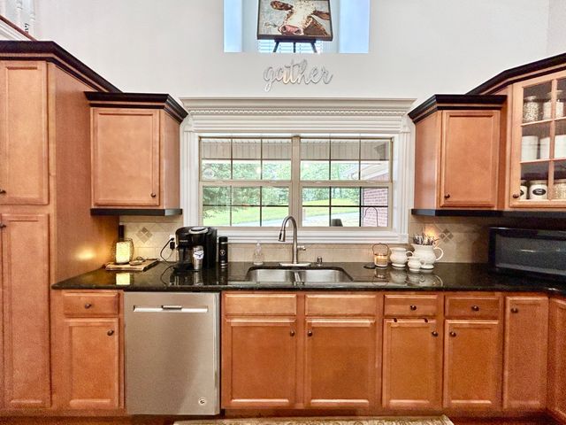 361 Kolsons Landing Drive, Somerset, KY 42503