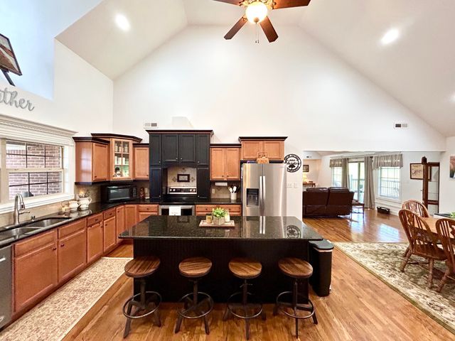 361 Kolsons Landing Drive, Somerset, KY 42503
