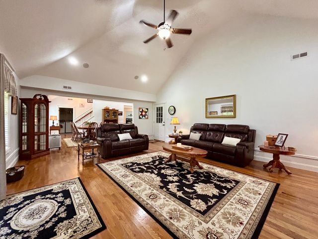 361 Kolsons Landing Drive, Somerset, KY 42503