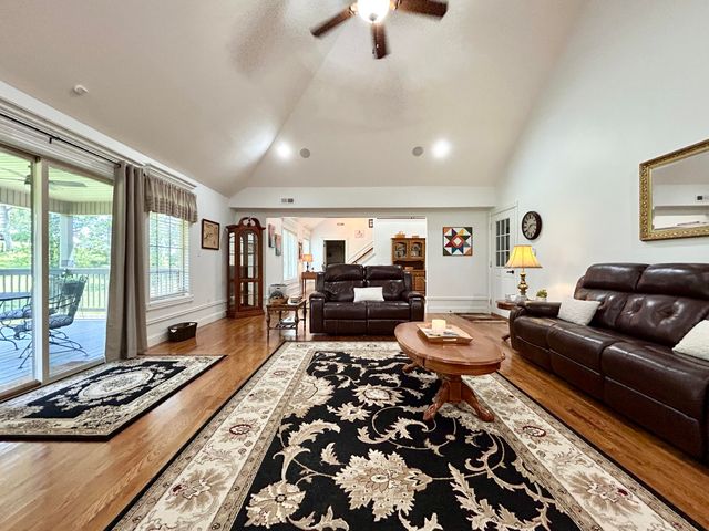 361 Kolsons Landing Drive, Somerset, KY 42503