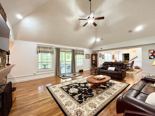361 Kolsons Landing Drive, Somerset, KY 42503