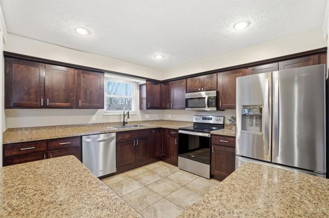 804 Victoria Drive, Franklin, OH 45005
