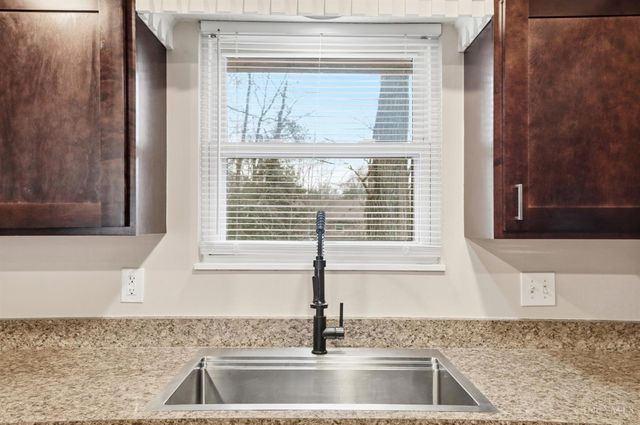 804 Victoria Drive, Franklin, OH 45005