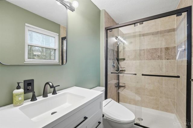 804 Victoria Drive, Franklin, OH 45005