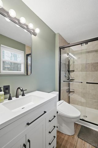 804 Victoria Drive, Franklin, OH 45005
