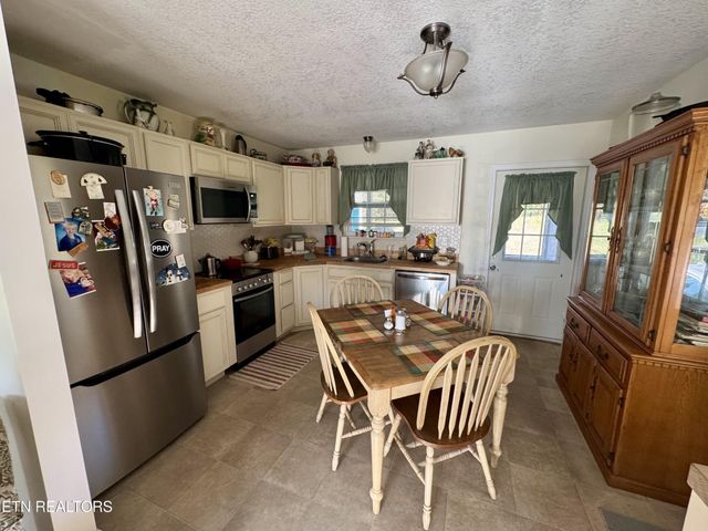 203 Simmons Rd, Loudon, TN 37774