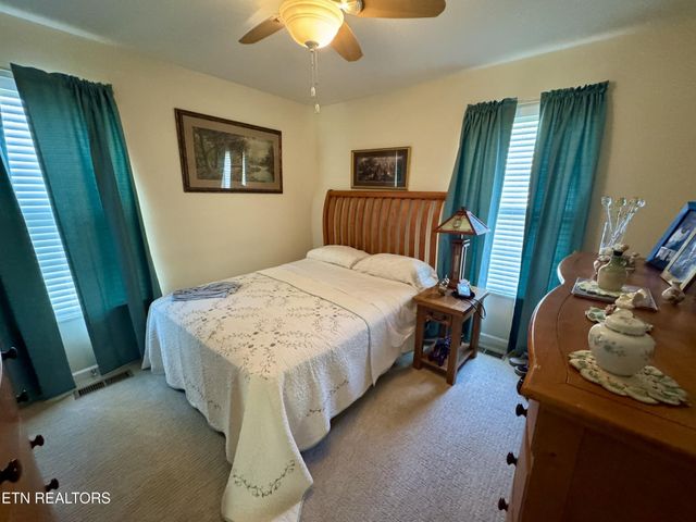 203 Simmons Rd, Loudon, TN 37774