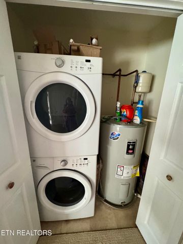 203 Simmons Rd, Loudon, TN 37774