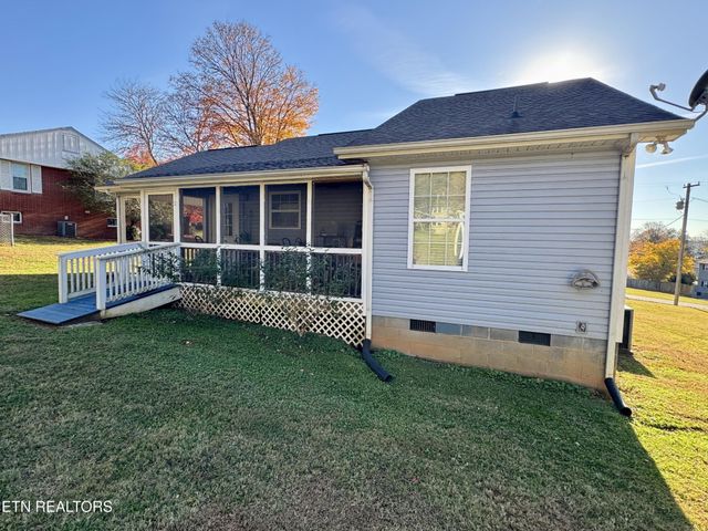 203 Simmons Rd, Loudon, TN 37774