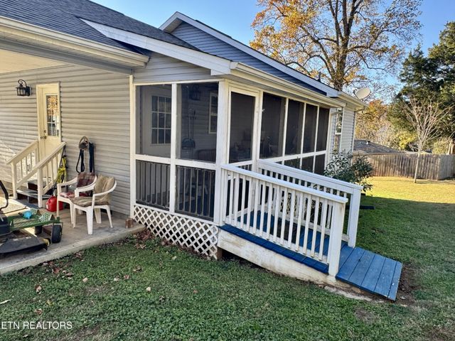 203 Simmons Rd, Loudon, TN 37774