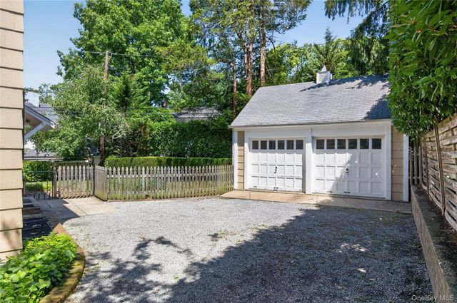 24 Crescent Road, Port Washington, NY 11050