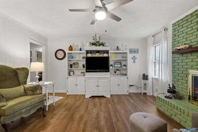 1204 Garth Avenue SW, Decatur, AL 35601