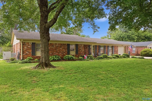 1204 Garth Avenue SW, Decatur, AL 35601