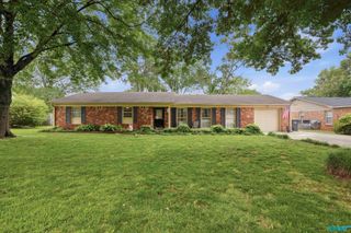 1204 Garth Avenue SW, Decatur, AL 35601