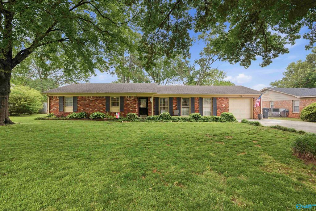 1204 Garth Avenue SW, Decatur, AL 35601