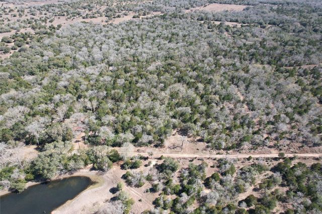 2551 Jurecka Road, Fayetteville, TX 78940