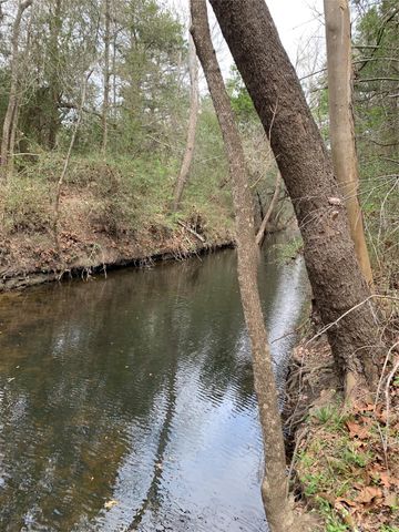 2551 Jurecka Road, Fayetteville, TX 78940