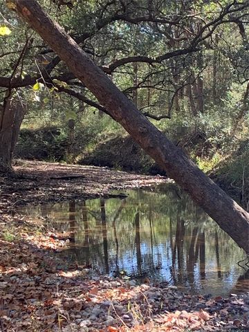 2551 Jurecka Road, Fayetteville, TX 78940