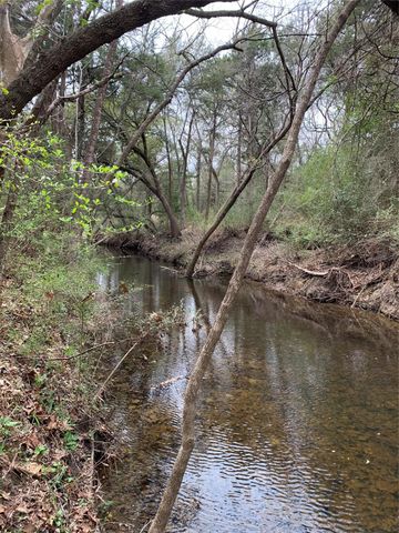 2551 Jurecka Road, Fayetteville, TX 78940