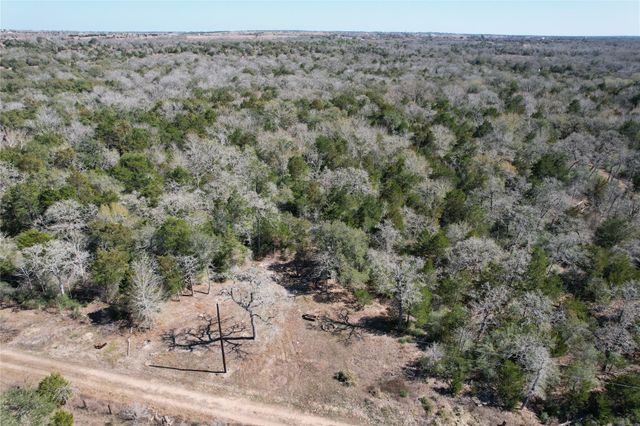 2551 Jurecka Road, Fayetteville, TX 78940