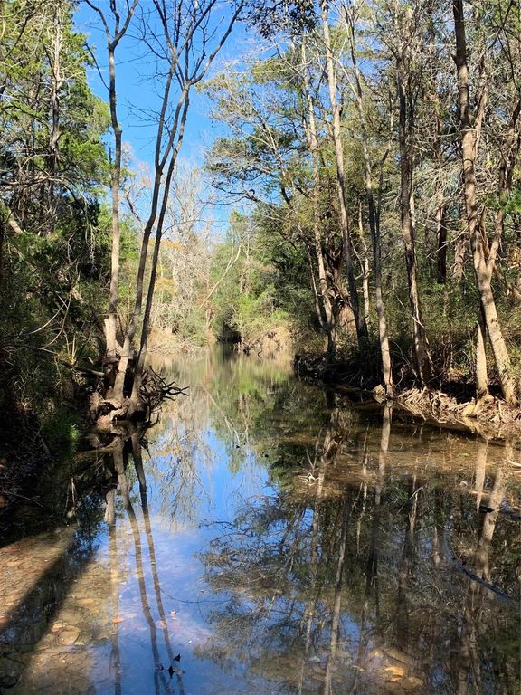 2551 Jurecka Road, Fayetteville, TX 78940