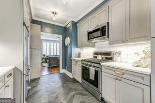 28 Collier Road NW 11, Atlanta, GA 30309