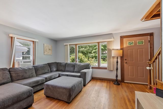 430 Williams Rd, Fitchburg, MA 01420