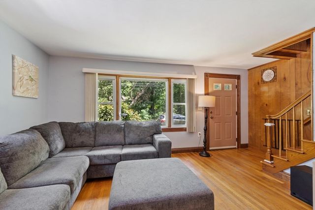 430 Williams Rd, Fitchburg, MA 01420