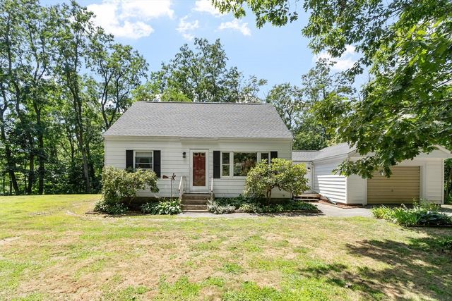 430 Williams Rd, Fitchburg, MA 01420