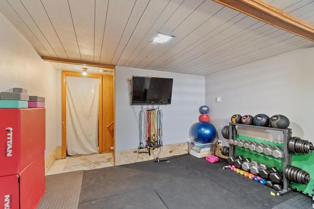 430 Williams Rd, Fitchburg, MA 01420
