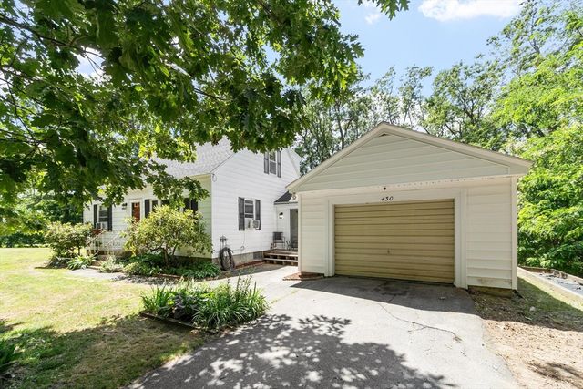 430 Williams Rd, Fitchburg, MA 01420