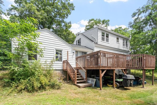 430 Williams Rd, Fitchburg, MA 01420