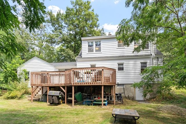 430 Williams Rd, Fitchburg, MA 01420