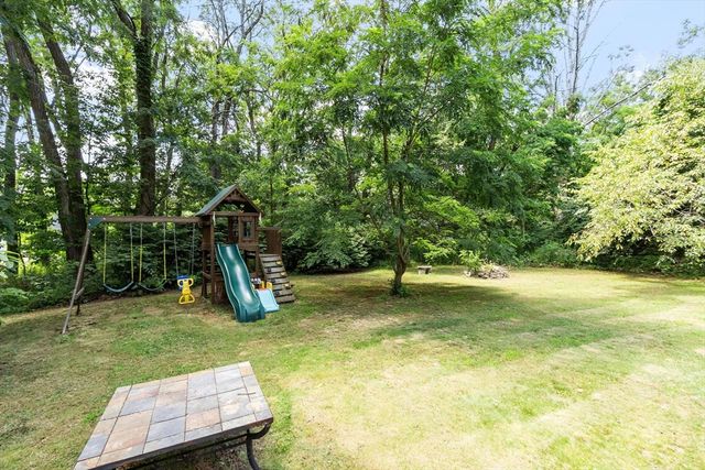 430 Williams Rd, Fitchburg, MA 01420