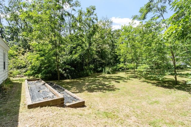 430 Williams Rd, Fitchburg, MA 01420