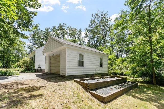 430 Williams Rd, Fitchburg, MA 01420