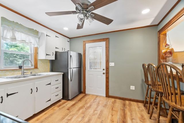 430 Williams Rd, Fitchburg, MA 01420