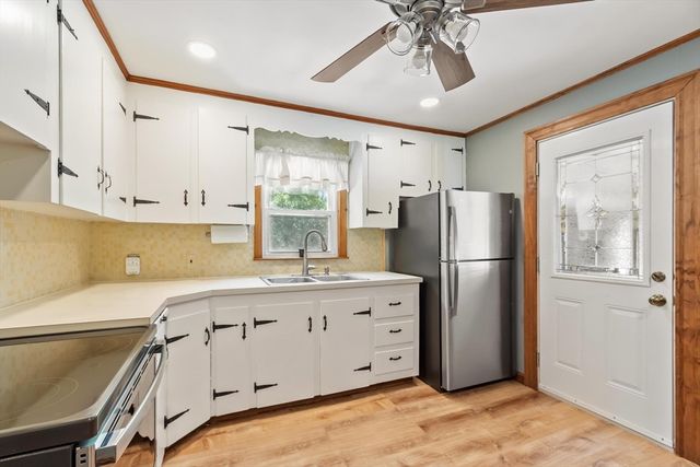 430 Williams Rd, Fitchburg, MA 01420