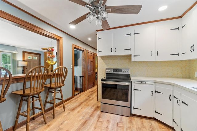 430 Williams Rd, Fitchburg, MA 01420