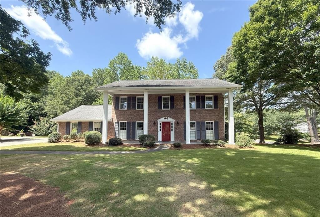 1150 Falstaff Drive, Roswell, GA 30076