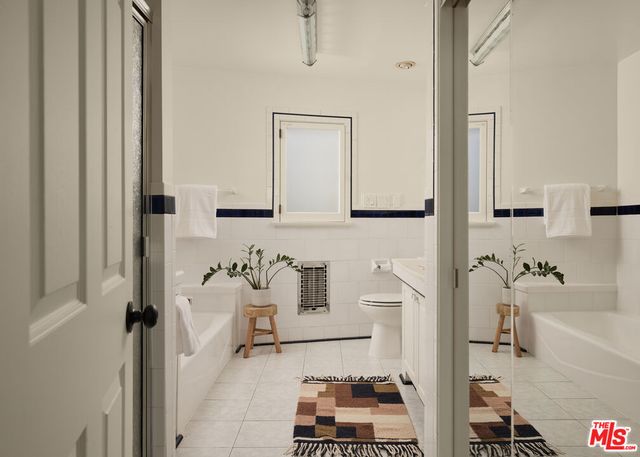 943 Venango Avenue, Los Angeles, CA 90029