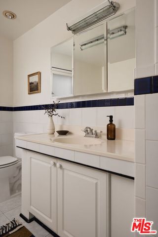 943 Venango Avenue, Los Angeles, CA 90029