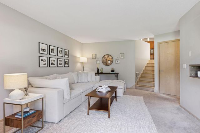 1675 Brueberry Lane, Arden Hills, MN 55112