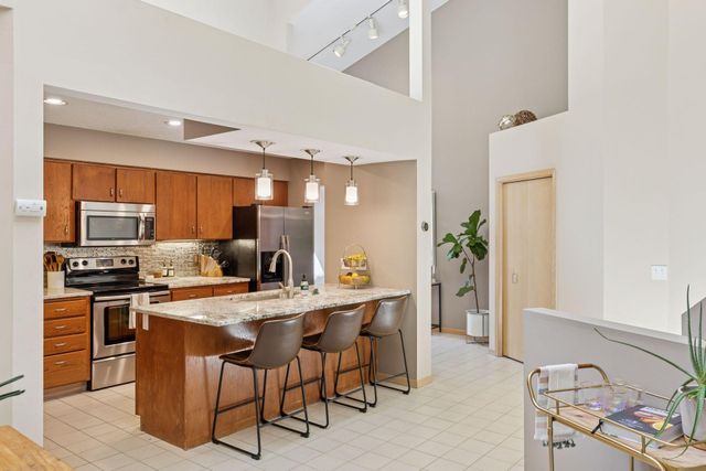 1675 Brueberry Lane, Arden Hills, MN 55112