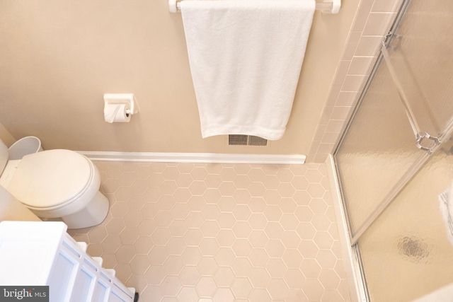 5 STEWART CT, Jackson, NJ 08527