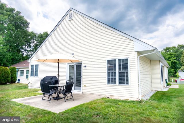 5 STEWART CT, Jackson, NJ 08527