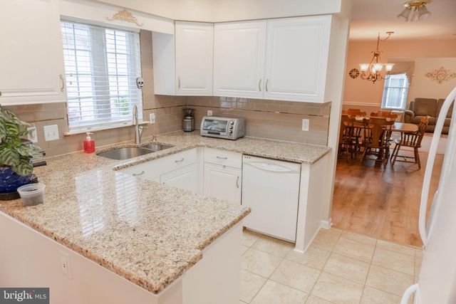 5 STEWART CT, Jackson, NJ 08527