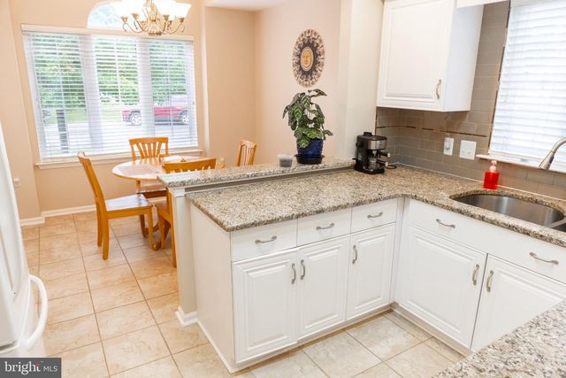 5 STEWART CT, Jackson, NJ 08527