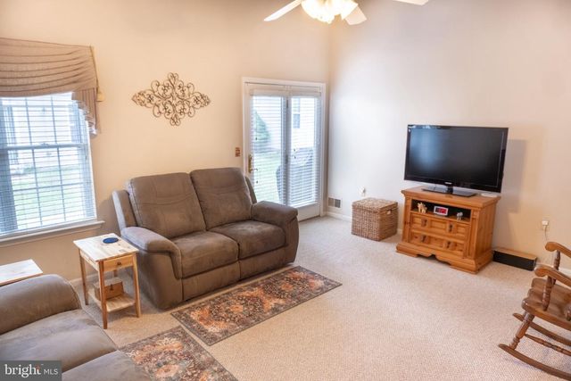 5 STEWART CT, Jackson, NJ 08527